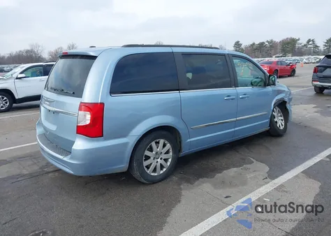 2013 Chrysler Town & Country Touring z USA, uszkodzony, nr VIN 2C4RC1BG0DR565617